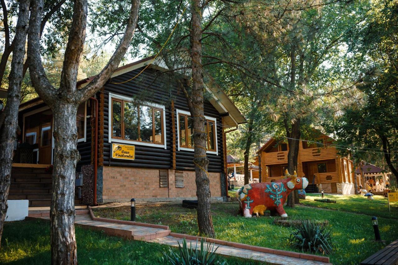 Sky Land Camping & Resort Cricova Ngoại thất bức ảnh