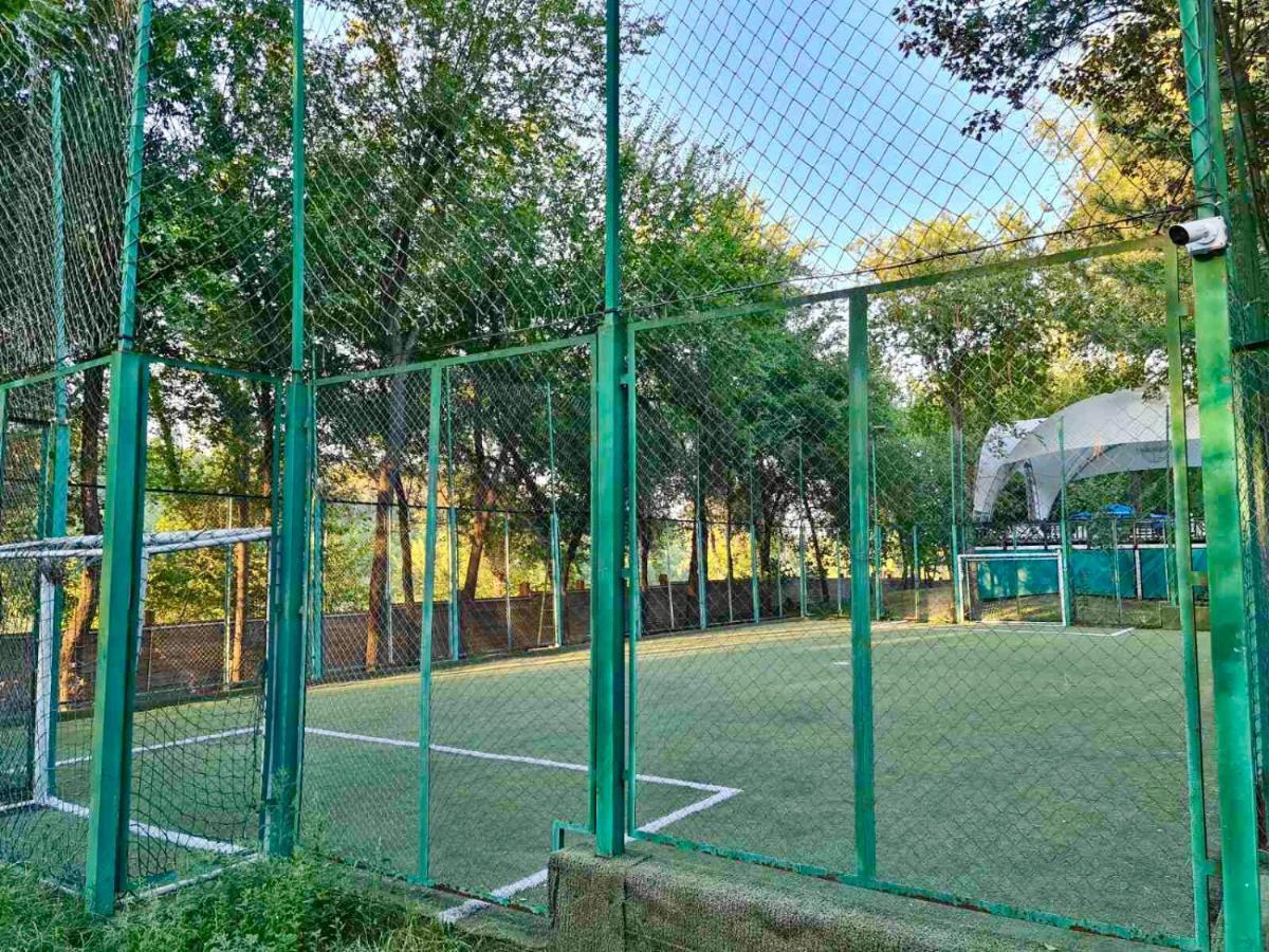 Sky Land Camping & Resort Cricova Ngoại thất bức ảnh