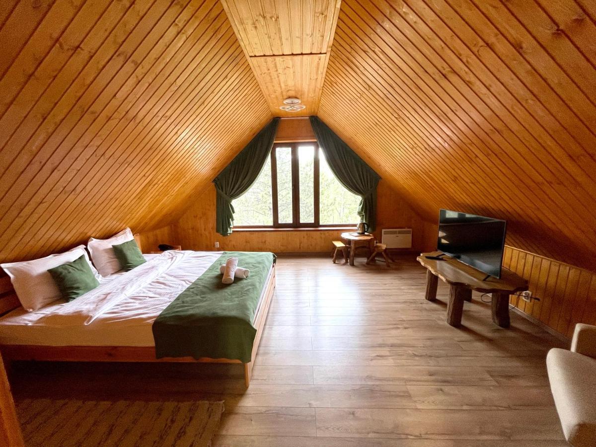 Sky Land Camping & Resort Cricova Ngoại thất bức ảnh