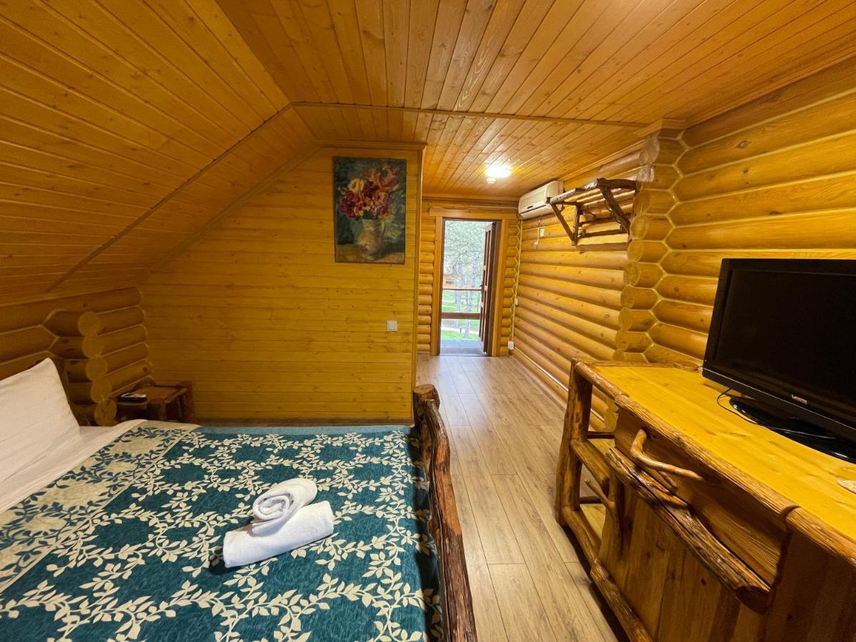 Sky Land Camping & Resort Cricova Ngoại thất bức ảnh