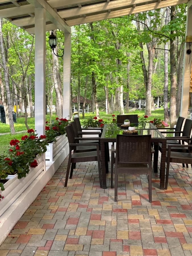Sky Land Camping & Resort Cricova Ngoại thất bức ảnh