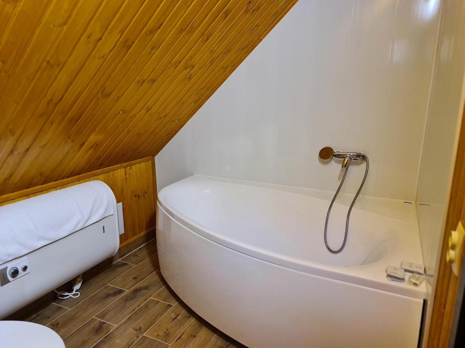 Sky Land Camping & Resort Cricova Phòng bức ảnh